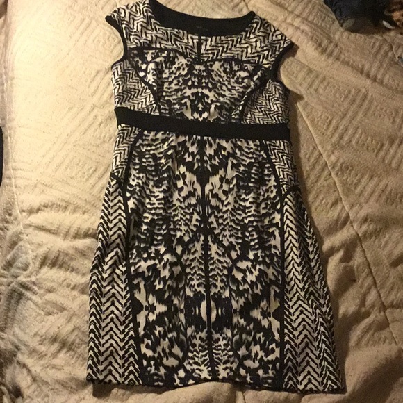 Black/White Dress - Picture 4 of 7